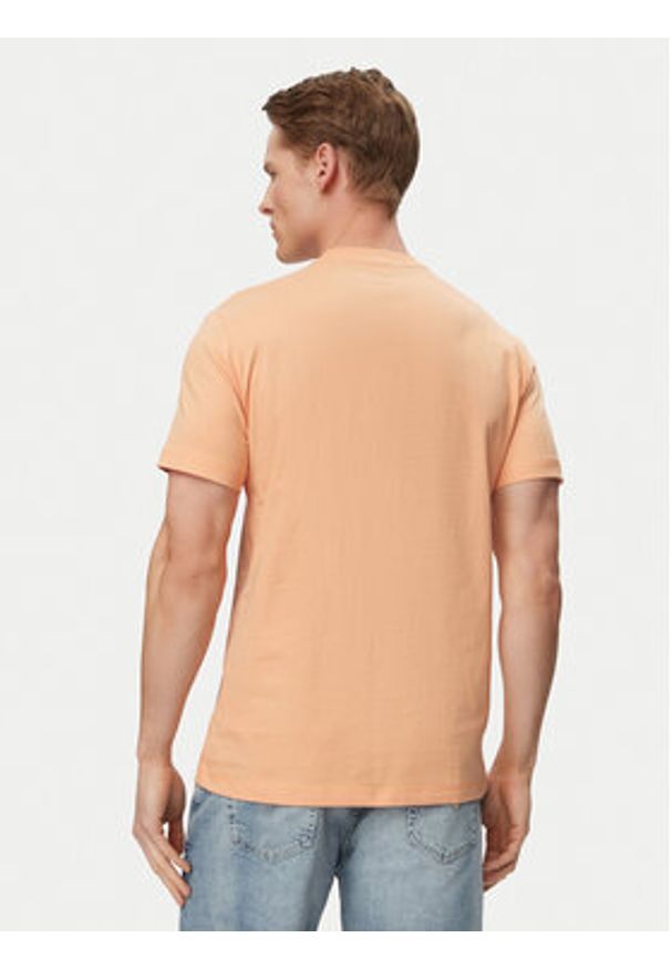 Guess T-Shirt M6GI15 K3008 Pomarańczowy Regular Fit. Kolor: pomarańczowy. Materiał: bawełna