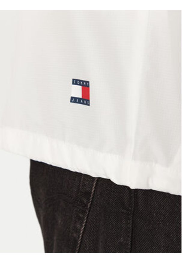 Tommy Jeans Wiatrówka Chicago DM0DM20204 Écru Regular Fit. Materiał: syntetyk
