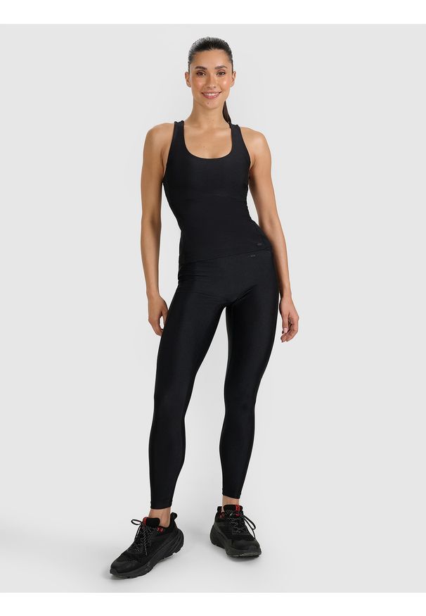 4f - 4F Top treningowy szybkoschnący damski - czarny S. Kolor: czarny. Materiał: dzianina, elastan, włókno, syntetyk, materiał. Długość rękawa: na ramiączkach. Wzór: gładki. Sport: fitness, joga i pilates