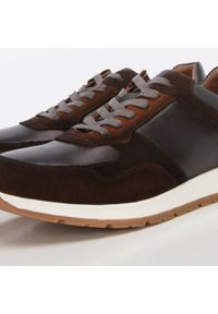 Wittchen - Męskie sneakersy z dwóch rodzajów skór cieniowane brązowo-szare. Okazja: na co dzień. Kolor: brązowy, szary, wielokolorowy. Materiał: skóra #7