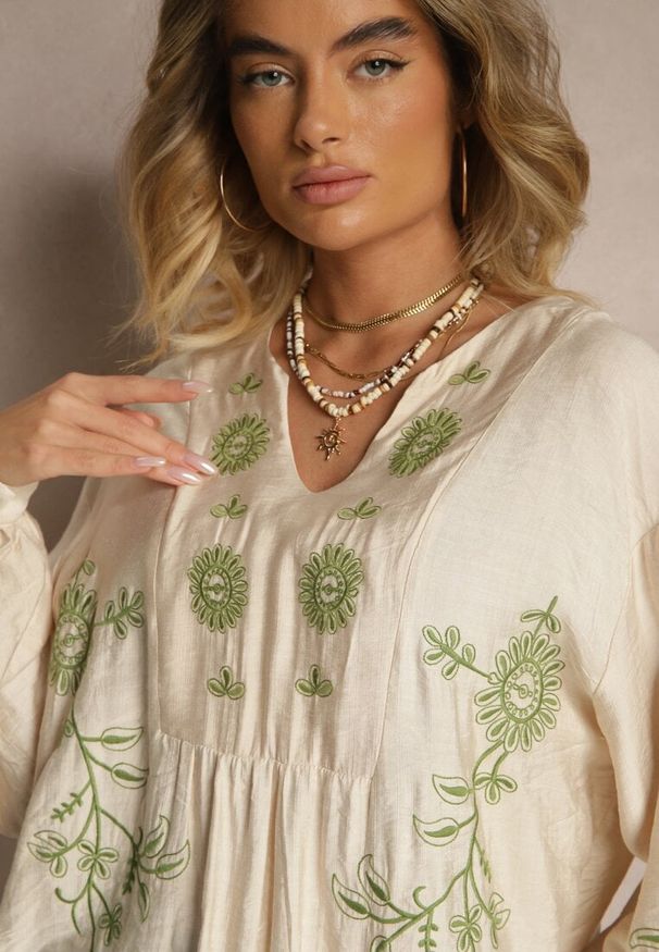 Renee - Beżowa Bluzka z Wiskozą i Haftowanym Wzorem Novalisse. Okazja: na co dzień. Kolor: beżowy. Materiał: wiskoza. Wzór: haft. Styl: elegancki, casual