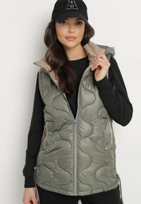 Born2be - Zielona Kamizelka Pikowana z Odpinanym Kapturem Vilzeki. Okazja: na co dzień. Kolor: zielony. Materiał: jeans. Styl: klasyczny, elegancki, casual #5
