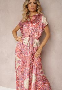 Renee - Różowo-Beżowa Sukienka Boho o Rozkloszowanym Kroju Ściągana w Talii Dimirrah. Kolor: różowy. Materiał: satyna. Sezon: lato. Styl: boho #4