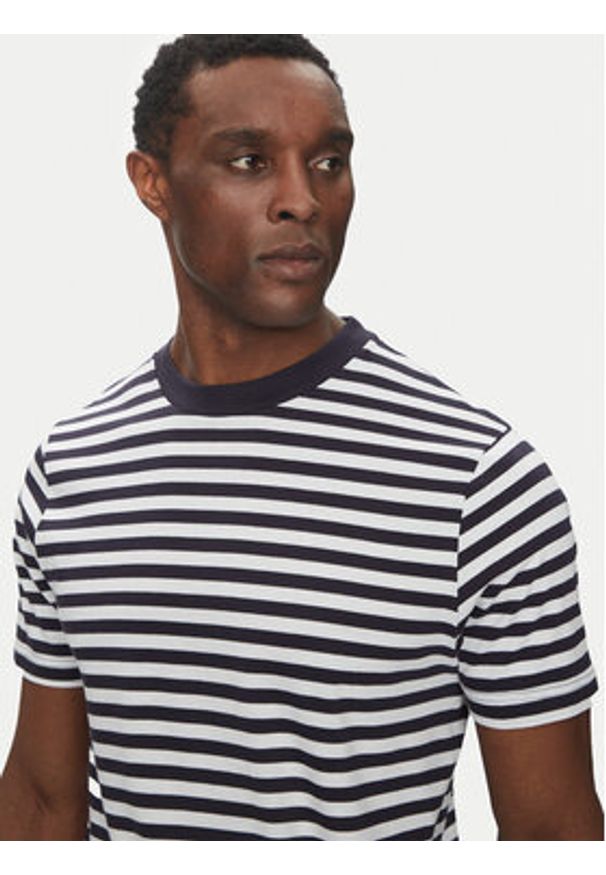 Hechter Paris T-Shirt 75015 151923 Granatowy Regular Fit. Kolor: niebieski. Materiał: bawełna