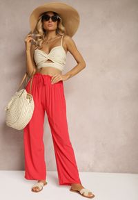 Renee - Czerwone Spodnie Karrill. Kolor: czerwony. Materiał: wiskoza. Długość: długie. Sezon: lato. Styl: elegancki