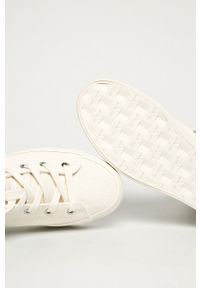 Calvin Klein Jeans - Trampki. Nosek buta: okrągły. Zapięcie: sznurówki. Kolor: biały. Materiał: syntetyk, materiał, guma. Szerokość cholewki: normalna. Obcas: na obcasie. Wysokość obcasa: średni #2
