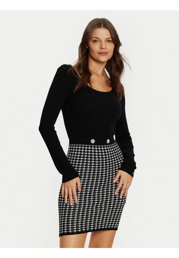 Guess Sukienka dzianinowa W5RK12 Z3KX0 Czarny Slim Fit. Kolor: czarny. Materiał: wiskoza
