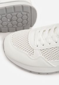 Born2be - Białe Sneakersy z Siateczką i Antypoślizgową Podeszwą Katala. Okazja: na spacer, na co dzień. Kolor: biały. Materiał: jeans. Sport: turystyka piesza #3