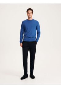 Reserved - Spodnie chino slim fit - czarny. Kolor: czarny. Materiał: tkanina, wiskoza