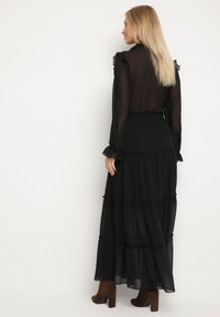 Born2be - Czarna Rozkloszowana Sukienka VICES Koszulowa w Stylu Retro Aravite. Okazja: na co dzień. Typ kołnierza: dekolt w kształcie V, kołnierz z falbankami, kołnierzyk klasyczny. Kolor: czarny. Długość rękawa: długi rękaw. Typ sukienki: koszulowe. Styl: retro #4