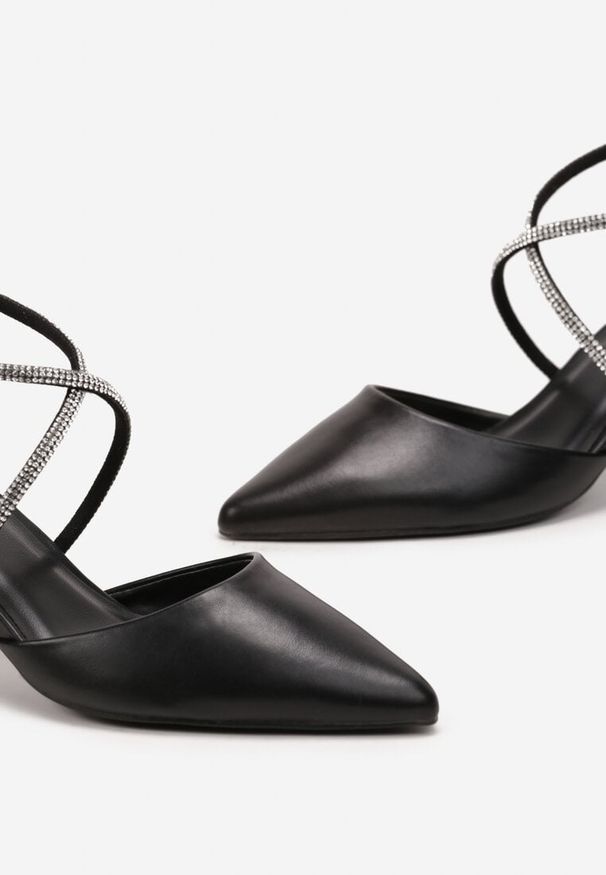 Born2be - Czarne Czółenka na Słupku z Paskami w Cyrkonie Johame. Zapięcie: pasek. Kolor: czarny. Obcas: na słupku. Styl: elegancki