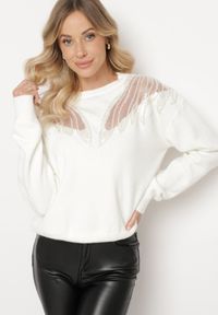 Born2be - Biały Sweter z Siateczkowymi Wstawkami z Cekinami Perełkami i Koralikami Evoriana. Okazja: na co dzień. Kolor: biały. Materiał: jeans. Styl: glamour, casual, elegancki #5