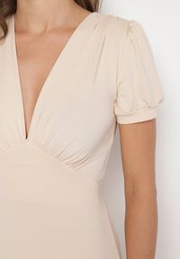 Born2be - Jasnobeżowa Sukienka Rozkloszowana z Wiskozą z Poduszkami w Ramionach Awerla. Okazja: na co dzień. Typ kołnierza: dekolt w kształcie V. Kolor: beżowy. Materiał: wiskoza. Długość rękawa: krótki rękaw. Styl: casual, elegancki, klasyczny #3