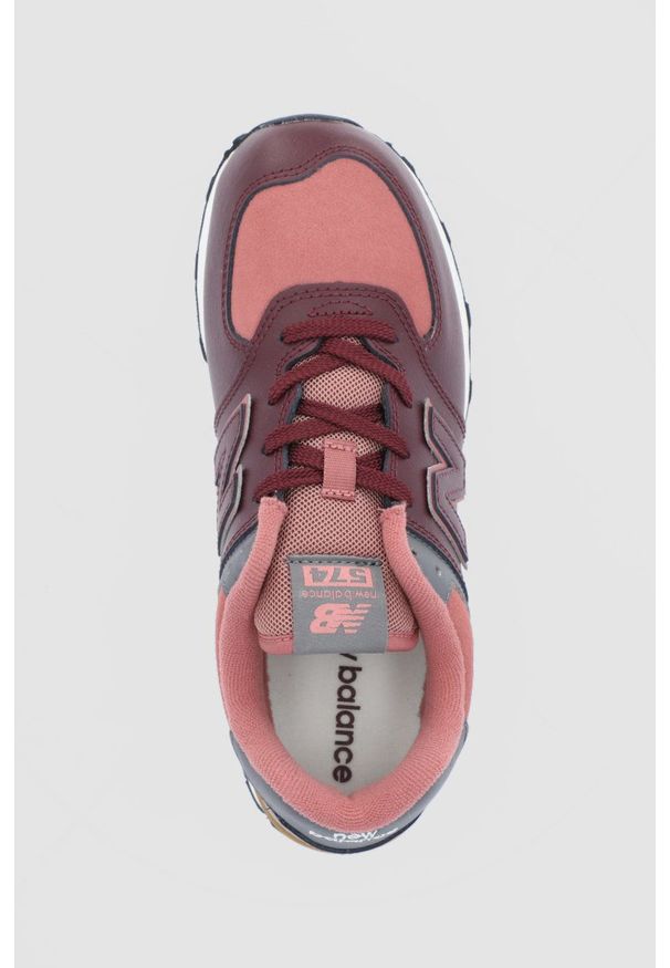 New Balance Buty skórzane dziecięce GC574PX1 kolor bordowy. Nosek buta: okrągły. Zapięcie: sznurówki. Kolor: czerwony. Materiał: skóra. Model: New Balance 574