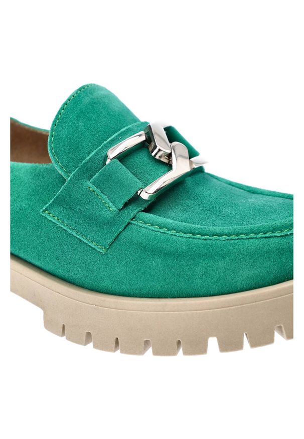 Zielone Półbuty Lemar Modne Skórzane Obuwie. Okazja: na co dzień. Zapięcie: bez zapięcia, klamry. Kolor: zielony. Szerokość cholewki: normalna. Wzór: aplikacja. Materiał: skóra. Obcas: na obcasie. Styl: elegancki, casual, klasyczny, street. Wysokość obcasa: niski