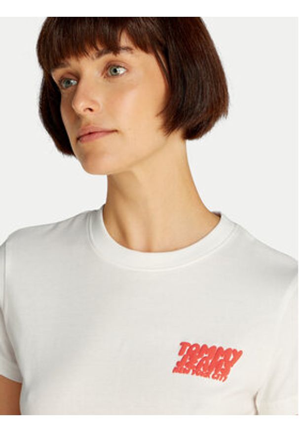 Tommy Jeans T-Shirt Bubble DW0DW21338 Biały Regular Fit. Kolor: biały. Materiał: bawełna