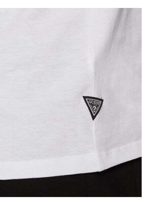 Guess T-Shirt M5RI43 K9RM1 Biały Regular Fit. Kolor: biały. Materiał: bawełna