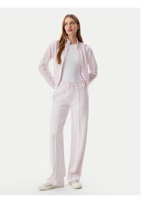 Guess Spodnie dresowe V5GB12 KCRU2 Różowy Regular Fit. Kolor: różowy. Materiał: syntetyk #9