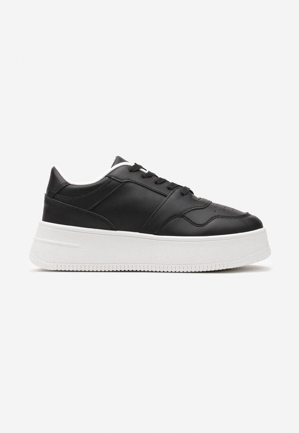 Born2be - Czarne Sneakersy na Grubej Podeszwie przed Kostkę Kiwiana. Okazja: na co dzień. Wysokość cholewki: przed kostkę. Nosek buta: okrągły. Zapięcie: sznurówki. Kolor: czarny. Materiał: jeans. Sezon: jesień, wiosna