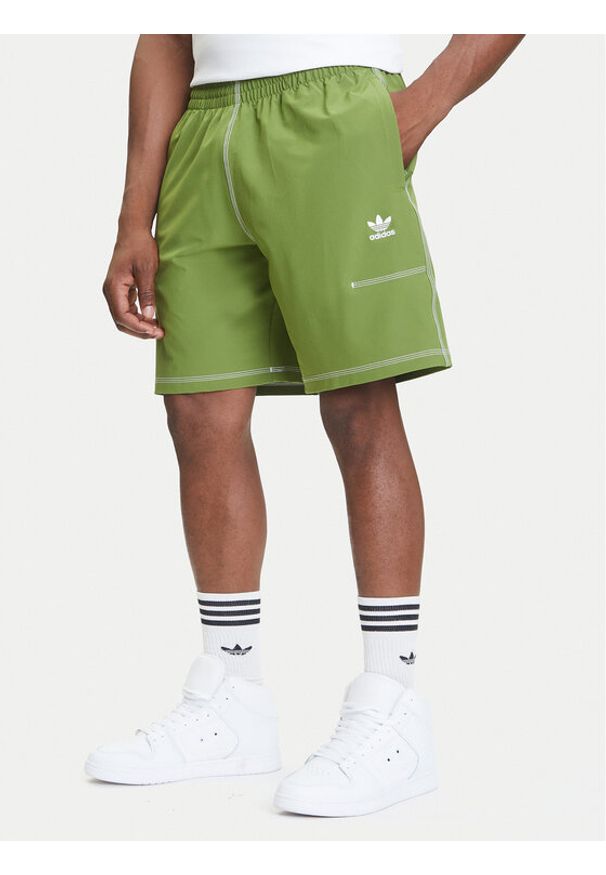 Adidas - adidas Szorty sportowe Trefoil Essentials KA8540 Zielony Loose Fit. Kolor: zielony. Materiał: syntetyk. Styl: sportowy