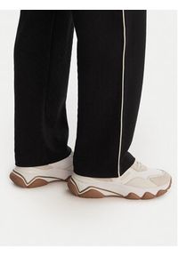 Guess Spodnie dresowe V6GB16 K4777 Czarny Regular Fit. Kolor: czarny. Materiał: syntetyk #2