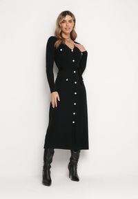 Born2be - Czarna Dzianinowa Sukienka Maxi z Wiązanym Paskiem Topania. Kolor: czarny. Materiał: dzianina. Długość: maxi #7