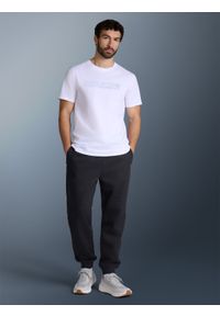 4f - 4F T-shirt regular z nadrukiem męski - biały XL. Kolor: biały. Materiał: materiał. Wzór: nadruk #1
