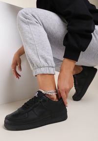 Renee - Czarne Sneakersy Sherith. Zapięcie: sznurówki. Kolor: czarny. Materiał: dresówka. Szerokość cholewki: normalna #6