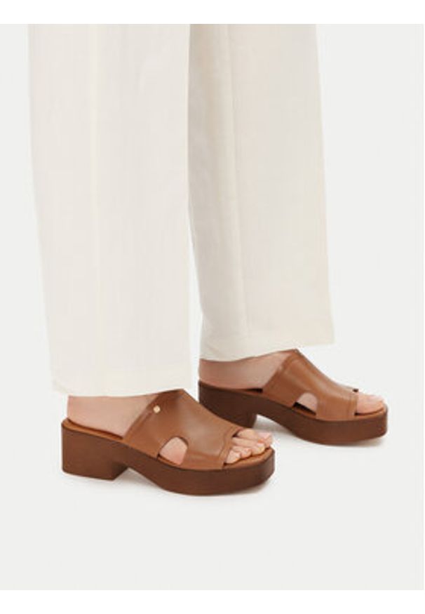 Lasocki Klapki WI16-2356-01 Brązowy. Kolor: brązowy. Materiał: skóra