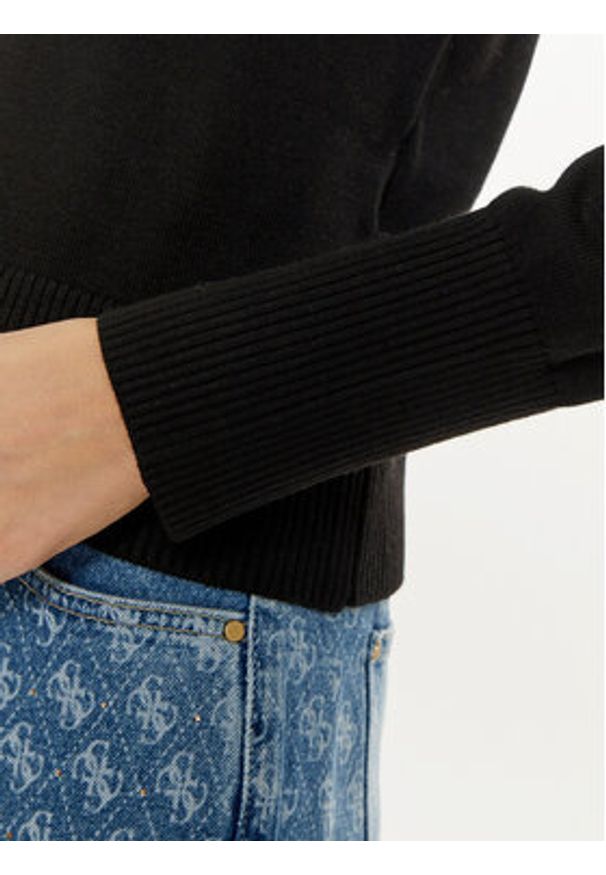 Guess Jeans Golf W4BR15 Z3HO2 Czarny Regular Fit. Typ kołnierza: golf. Kolor: czarny. Materiał: syntetyk