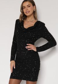 Born2be - Czarna Dopasowana Sukienka Wieczorowa z Lejącym Dekoltem i Cekinami Siwedea. Okazja: na wesele, na ślub cywilny. Kolor: czarny. Materiał: poliester. Długość rękawa: długi rękaw. Wzór: aplikacja. Styl: wizytowy #2