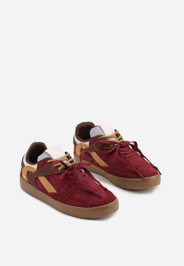 Renee - Bordowe Sneakersy Kultowe Tenisówki z Podwójnymi Sznurówkami Luvitta. Okazja: na co dzień, na spacer. Kolor: czerwony. Materiał: satyna, skóra. Sport: bieganie, turystyka piesza