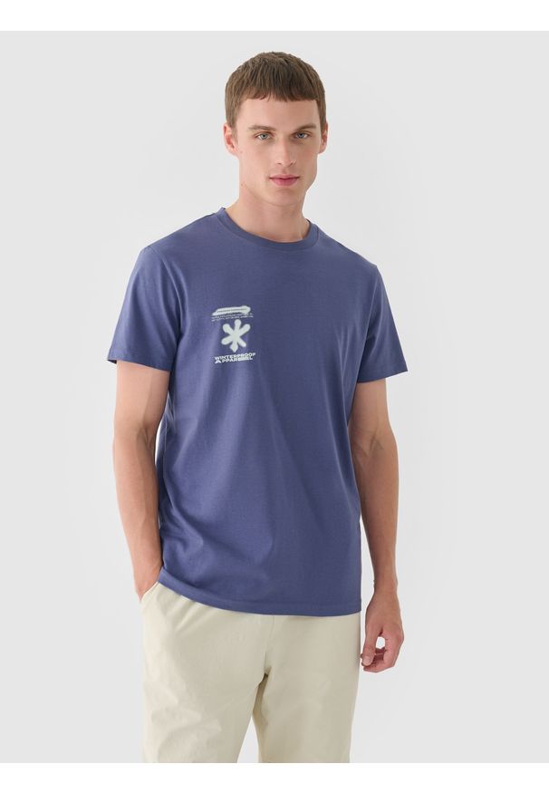 4f - 4F T-shirt regular z nadrukiem męski - niebieski S. Okazja: na co dzień. Kolor: niebieski. Materiał: bawełna, jersey, dzianina. Długość rękawa: krótki rękaw. Długość: krótkie. Wzór: nadruk. Styl: sportowy, klasyczny, casual