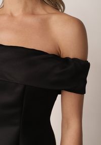 Born2be - Czarna Rozkloszowana Sukienka VICES z Hiszpańskim Dekoltem Dorienora. Okazja: na imprezę. Typ kołnierza: dekolt hiszpanka. Kolor: czarny. Materiał: poliester. Typ sukienki: rozkloszowane #6