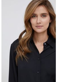 Calvin Klein Koszula damska kolor czarny relaxed z kołnierzykiem klasycznym. Typ kołnierza: kołnierzyk klasyczny. Kolor: czarny. Materiał: tkanina. Styl: klasyczny #4