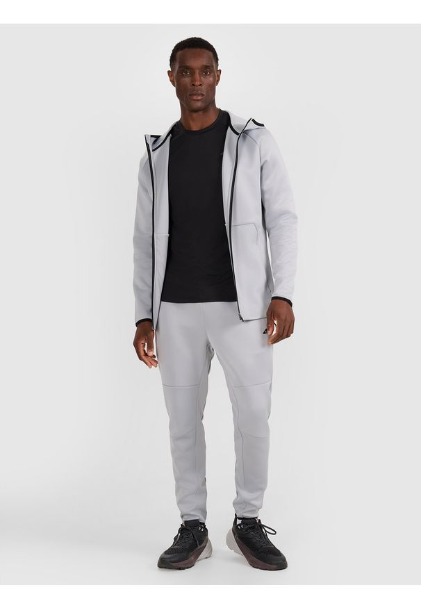 4f - 4F Bluza treningowa regular szybkoschnąca męska - szara M. Okazja: na co dzień. Typ kołnierza: kaptur. Kolor: szary. Materiał: dzianina, elastan, włókno, tkanina, syntetyk, materiał. Długość: krótkie. Wzór: gładki, ze splotem. Styl: casual, klasyczny, sportowy