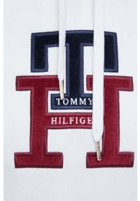 TOMMY HILFIGER - Tommy Hilfiger bluza bawełniana damska kolor biały z kapturem z aplikacją. Okazja: na co dzień. Typ kołnierza: kaptur. Kolor: biały. Materiał: bawełna. Wzór: aplikacja. Styl: casual #2