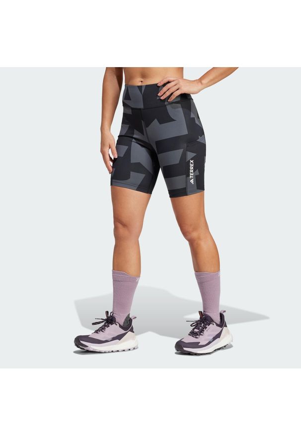 Adidas - Szorty Terrex Multi 8-Inch Tight Printed. Kolor: wielokolorowy, czarny, szary. Materiał: materiał