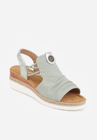 Born2be - Zielone Sandały na Koturnie z Marszczoną Cholewką i Metaliczną Aplikacją Teodlar. Zapięcie: bez zapięcia. Kolor: zielony. Materiał: jeans, len. Wzór: aplikacja. Sezon: lato. Obcas: na koturnie. Styl: boho. Wysokość obcasa: średni #4