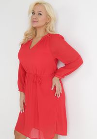 Born2be - Czerwona Sukienka z Paskiem Yiridi. Kolor: czerwony. Długość rękawa: długi rękaw. Typ sukienki: trapezowe. Długość: midi #5