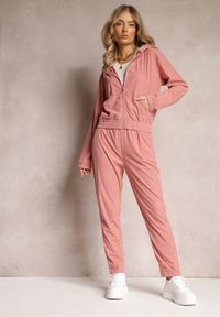 Renee - Różowy 2-częściowy Komplet Dresowy z Materiału w Prążki Zollanu. Kolor: różowy. Materiał: materiał, dresówka. Wzór: prążki #4