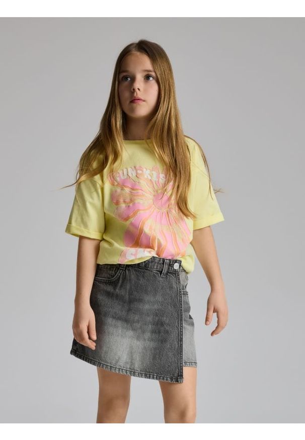 Reserved - Jeansowe szorty imitujące spódnicę - jasnoszary. Kolor: szary. Materiał: jeans