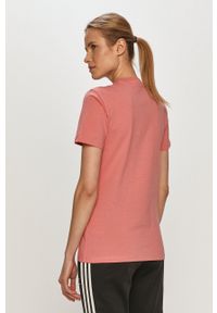 adidas Originals T-shirt GN2907 kolor fioletowy. Okazja: na co dzień. Kolor: fioletowy. Materiał: dzianina. Wzór: nadruk. Styl: casual #2
