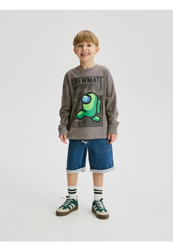 Reserved - Denimowe szorty regular - niebieski. Kolor: niebieski. Materiał: dzianina, bawełna