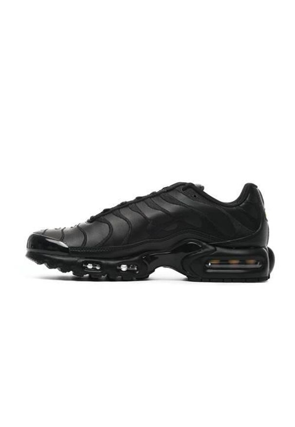 Buty do chodzenia męskie Nike Air Max Plus. Kolor: czarny. Materiał: materiał, skóra. Szerokość cholewki: normalna. Model: Nike Air Max. Sport: turystyka piesza