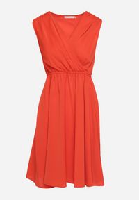 Born2be - Czerwona Sukienka z Kopertowym Dekoltem i Gumką w Pasie Vereri. Typ kołnierza: dekolt kopertowy. Kolor: czerwony. Długość rękawa: krótki rękaw. Typ sukienki: kopertowe #5