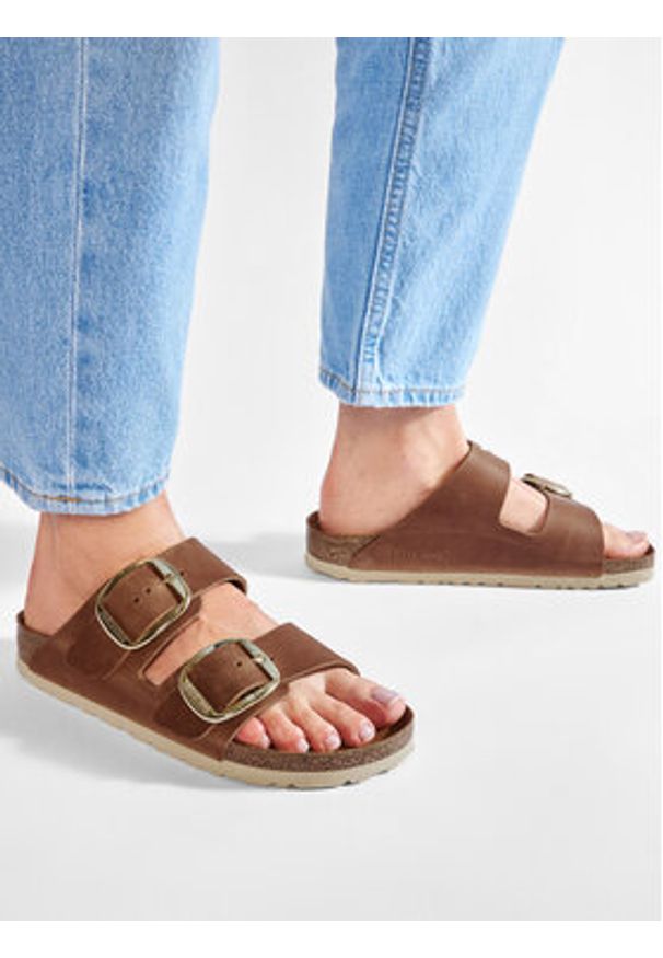 Birkenstock Klapki Arizona Big Buckle 1011073 Brązowy. Kolor: brązowy. Materiał: skóra