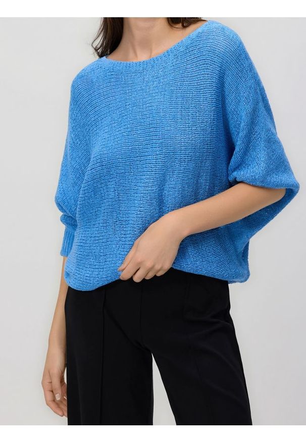 Reserved - Gładki sweter - jasnoniebieski. Kolor: niebieski. Materiał: dzianina. Wzór: gładki