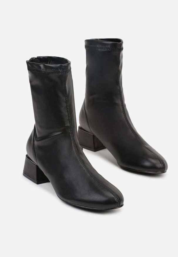 Renee - Czarne Eleganckie Botki VICES Skarpetkowe na Klocku z Metalicznym Zdobieniem Rivite. Okazja: na co dzień. Zapięcie: zamek. Kolor: czarny. Materiał: jeans, skóra. Wzór: aplikacja. Obcas: na obcasie. Styl: elegancki. Wysokość obcasa: średni