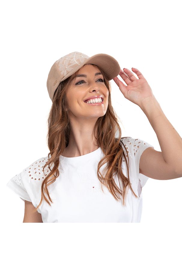 Beżowa Stylowa Damska Czapka Z Daszkiem Anekke. Kolor: beżowy. Materiał: tkanina. Wzór: haft, kwiaty. Sezon: lato. Styl: elegancki